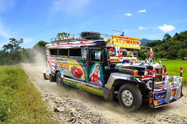xe jeepney có mặt khắp mọi nơi