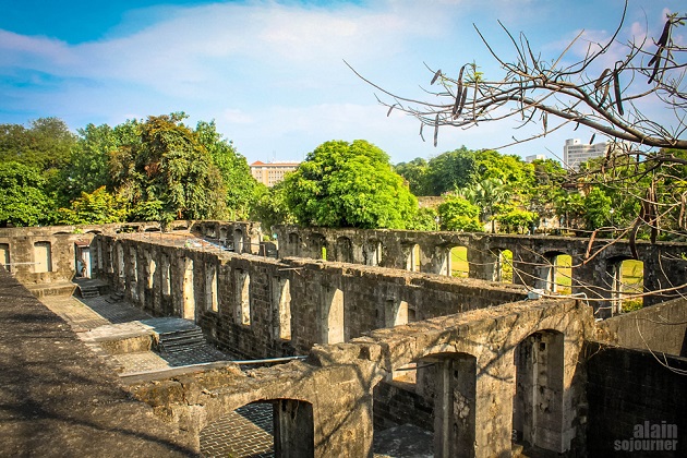 Tham quan pháo đài nổi tiếng Santiago tại Manila