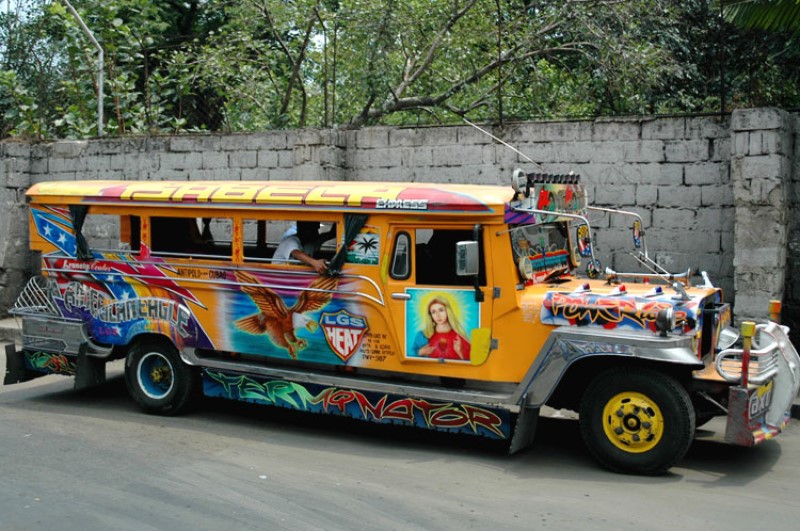 Những chiếc xe Jeepney Philippines và ký ức về xe Lam của Việt Nam