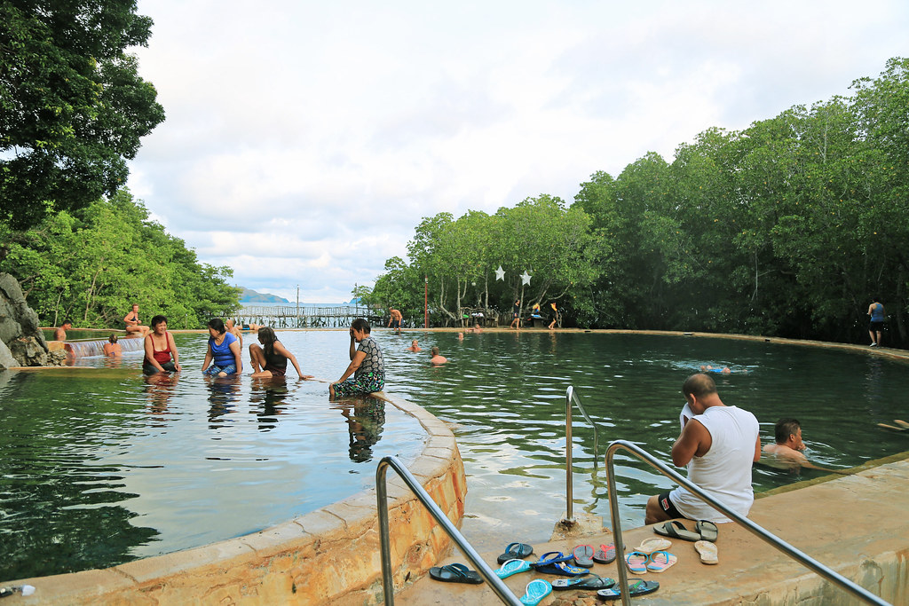 Thời tranLên núi tắm hồ trên đảo Corong nam:  Dia-diem-du-lich-vieclamphilippine.com-1-31