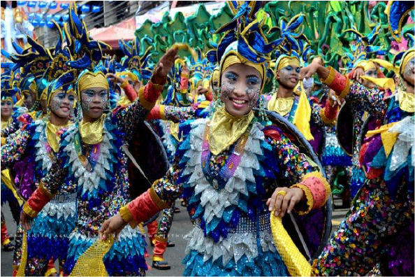 Lễ Hội Sinulog = Mardi Gras của Brazil
