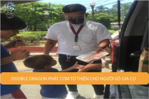 Double Dragon phát cơm từ từ thiện cho người vô gia cư ở Manila