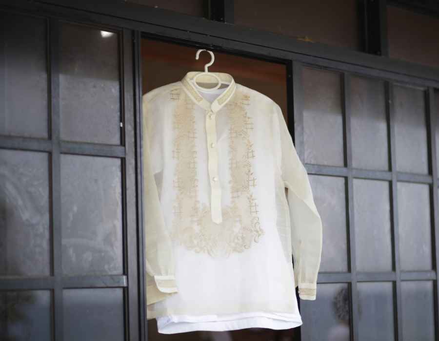 Quần áo truyền thống Barong Tagalog và Terno