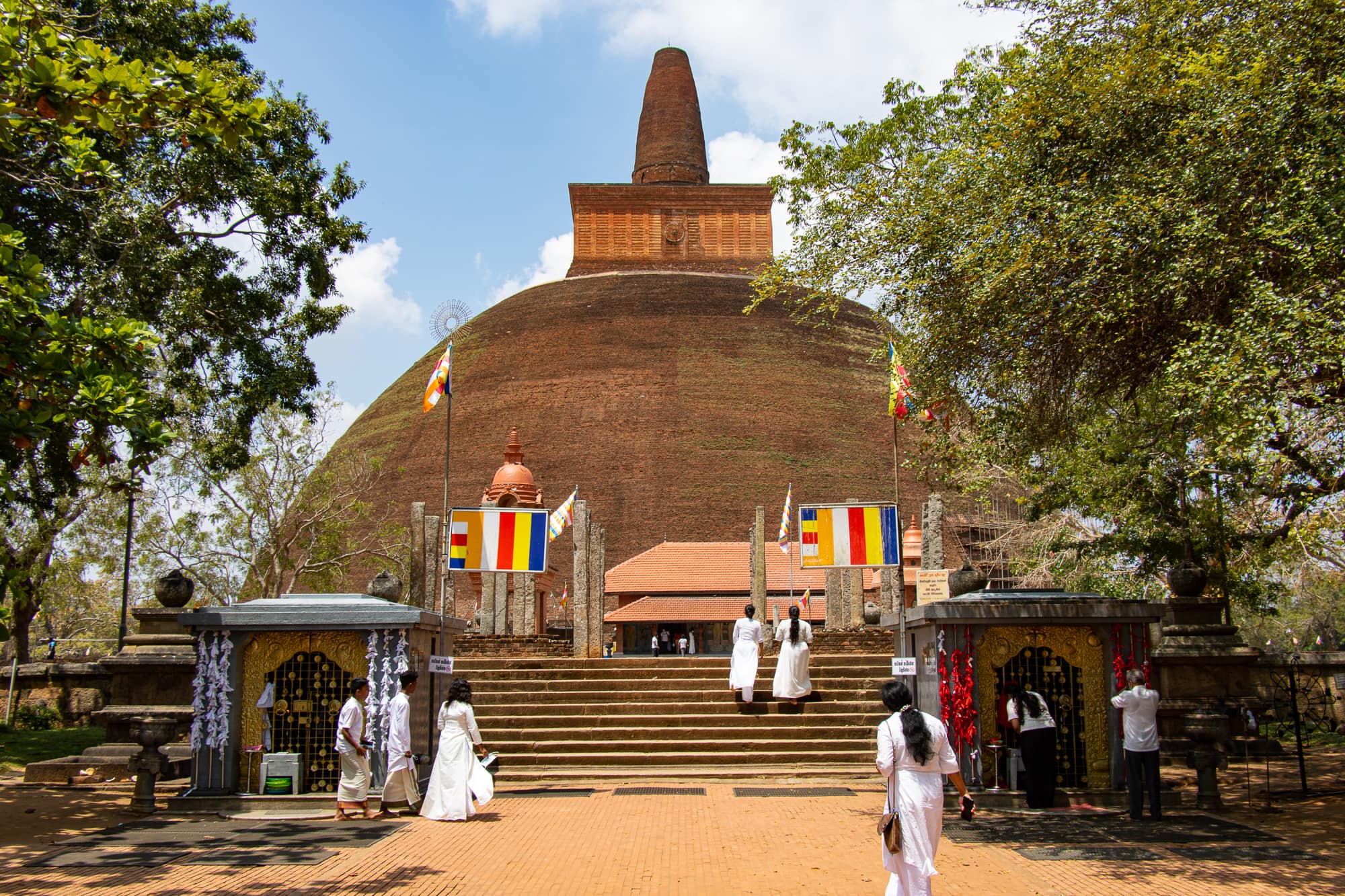 Vì sao nên đến thành phố lịch sử Anuradhapura Sri Lanka?