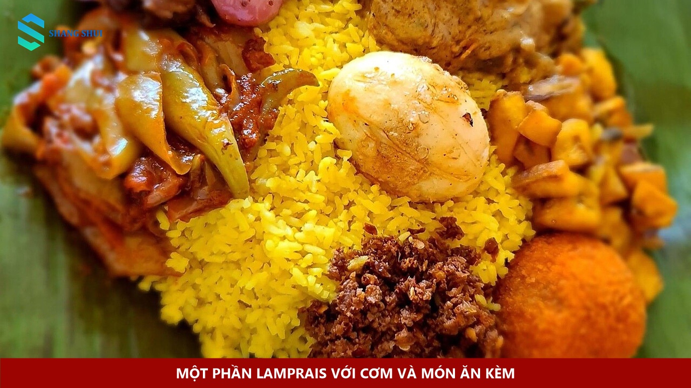 Một phần lamprais với cơm và món ăn kèm
