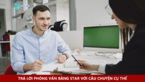 Ứng viên trao đổi với người đối diện tại bàn làm việc