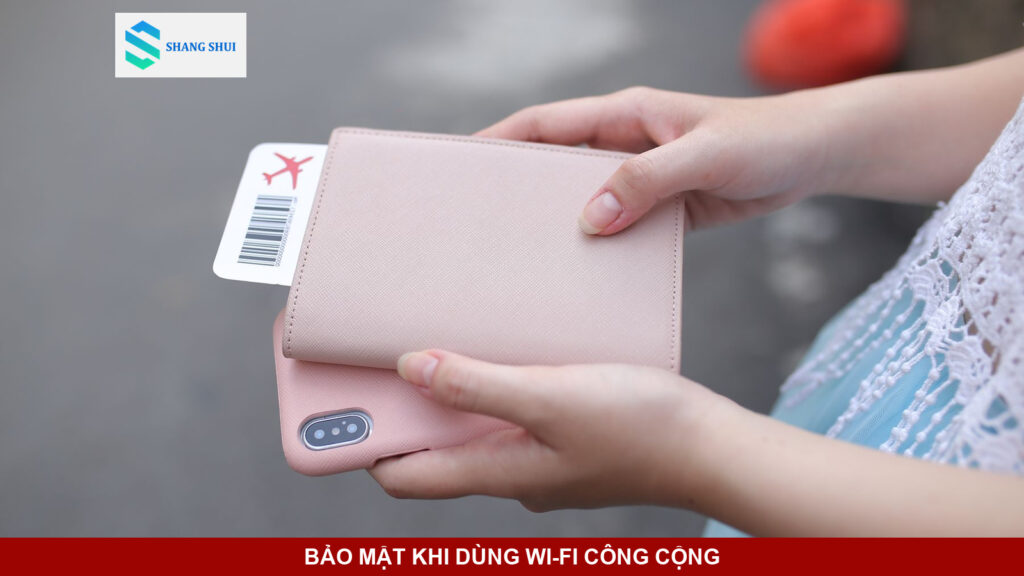 Điện thoại và máy tính xách tay kết nối Internet an toàn khi đi xa.