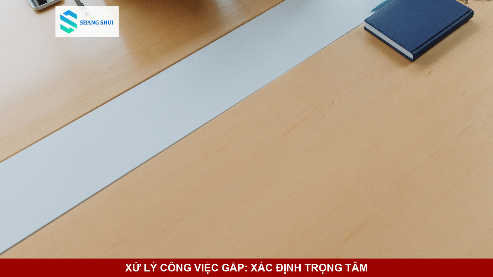 Nhóm nhân viên văn phòng tập trung xử lý nhiệm vụ khẩn cấp.